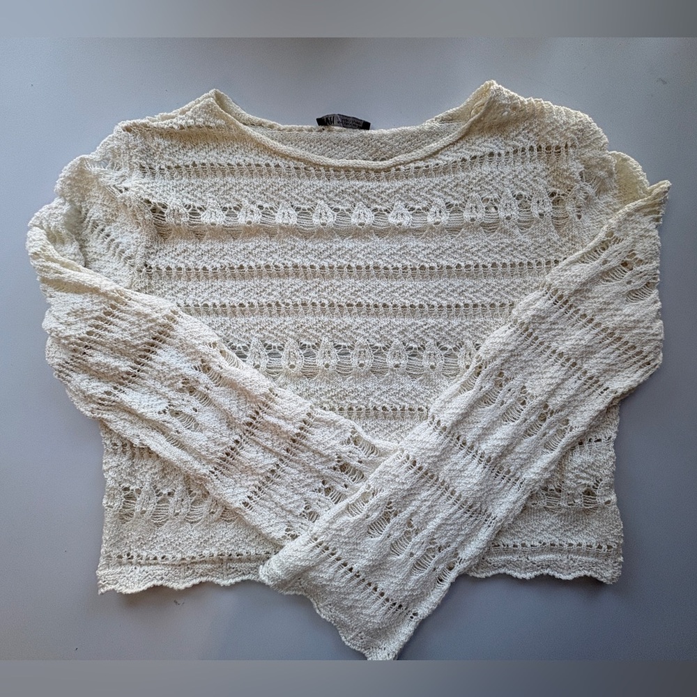 Zara Women's Medium Sweater Cream Color